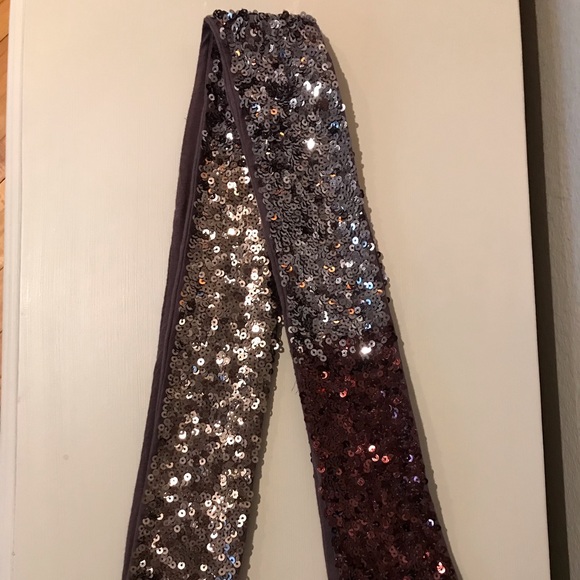 Scarf - Picture 2 of 3